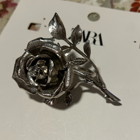 Zara Maxi Rose Double Finger Ring - Picture 5 of 6